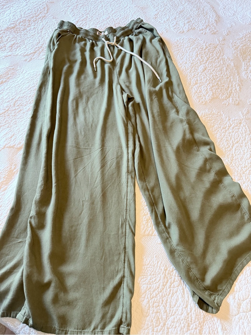 SO Olive Drawstring Wide-Leg Pants